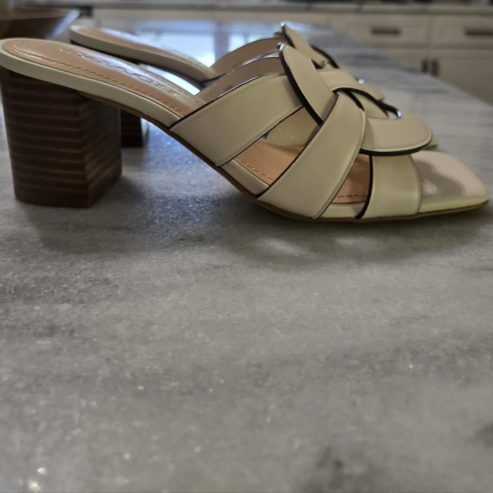 Coach Nikki Leather Sandal NWT - Picture 2 of 5